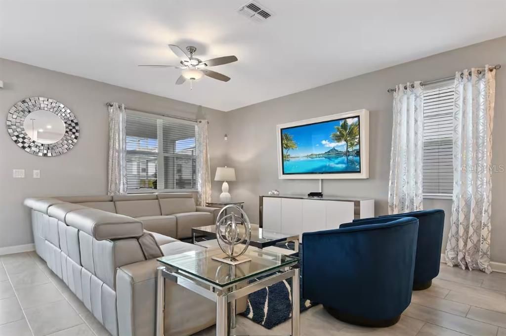 En Venta: $789,000 (8 camas, 5 baños, 3909 Pies cuadrados)