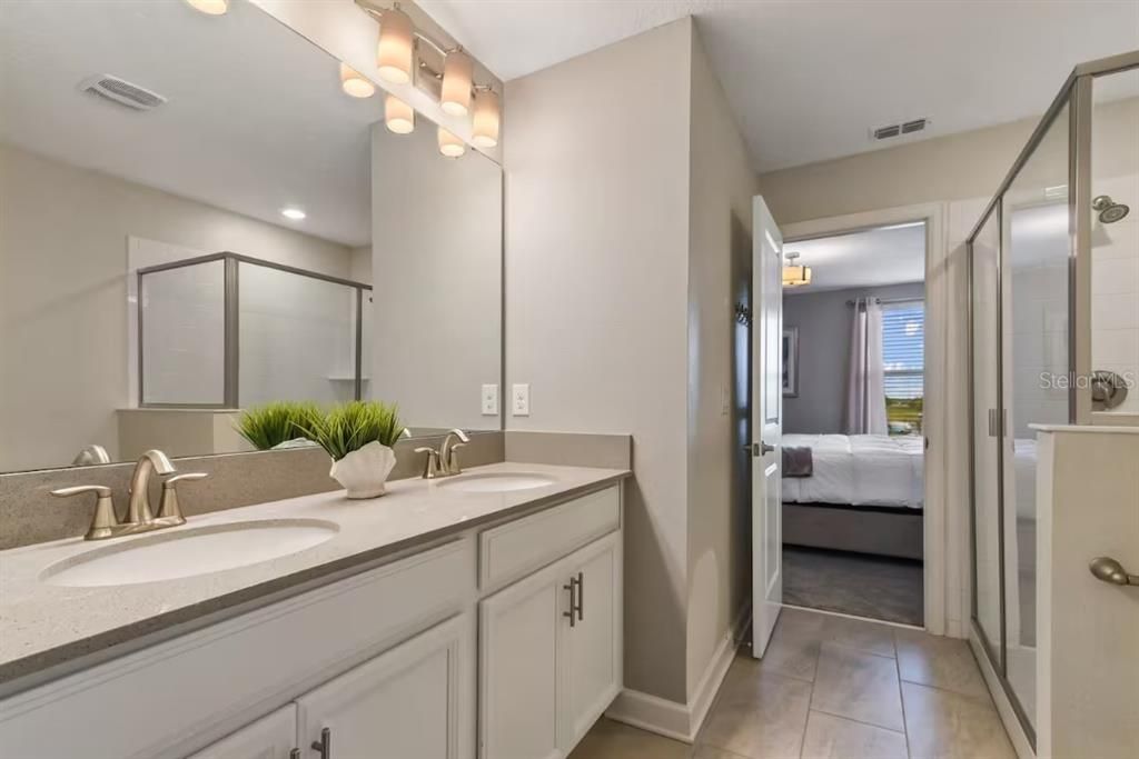 En Venta: $789,000 (8 camas, 5 baños, 3909 Pies cuadrados)