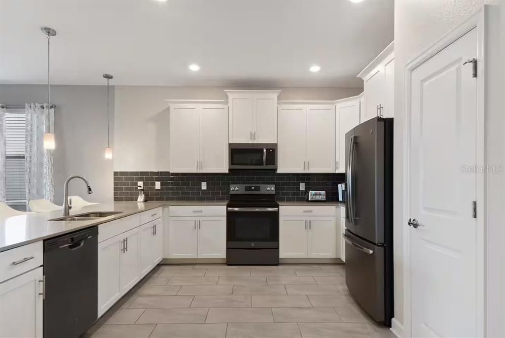 En Venta: $789,000 (8 camas, 5 baños, 3909 Pies cuadrados)