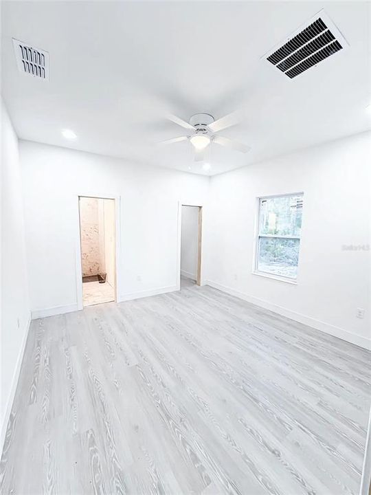 待售: $265,000 (3 贝兹, 2 浴室, 1489 平方英尺)