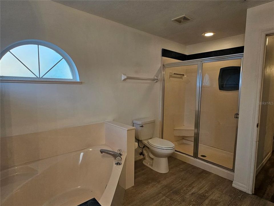 En Venta: $359,900 (3 camas, 2 baños, 1865 Pies cuadrados)