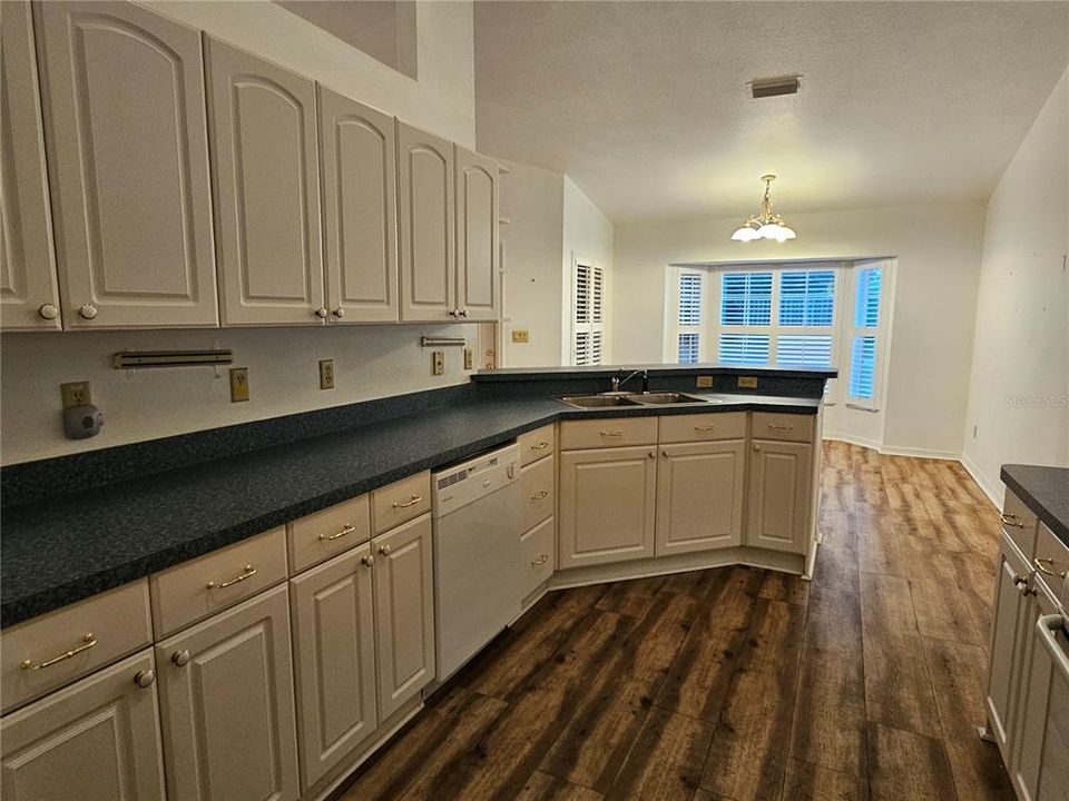 En Venta: $359,900 (3 camas, 2 baños, 1865 Pies cuadrados)