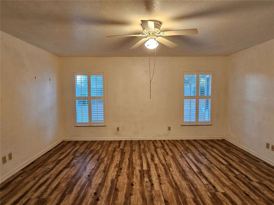 En Venta: $359,900 (3 camas, 2 baños, 1865 Pies cuadrados)