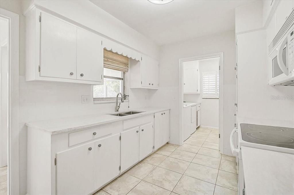 На продажу: $1,450,000 (4 спален, 3 ванн, 2362 Квадратных фут)