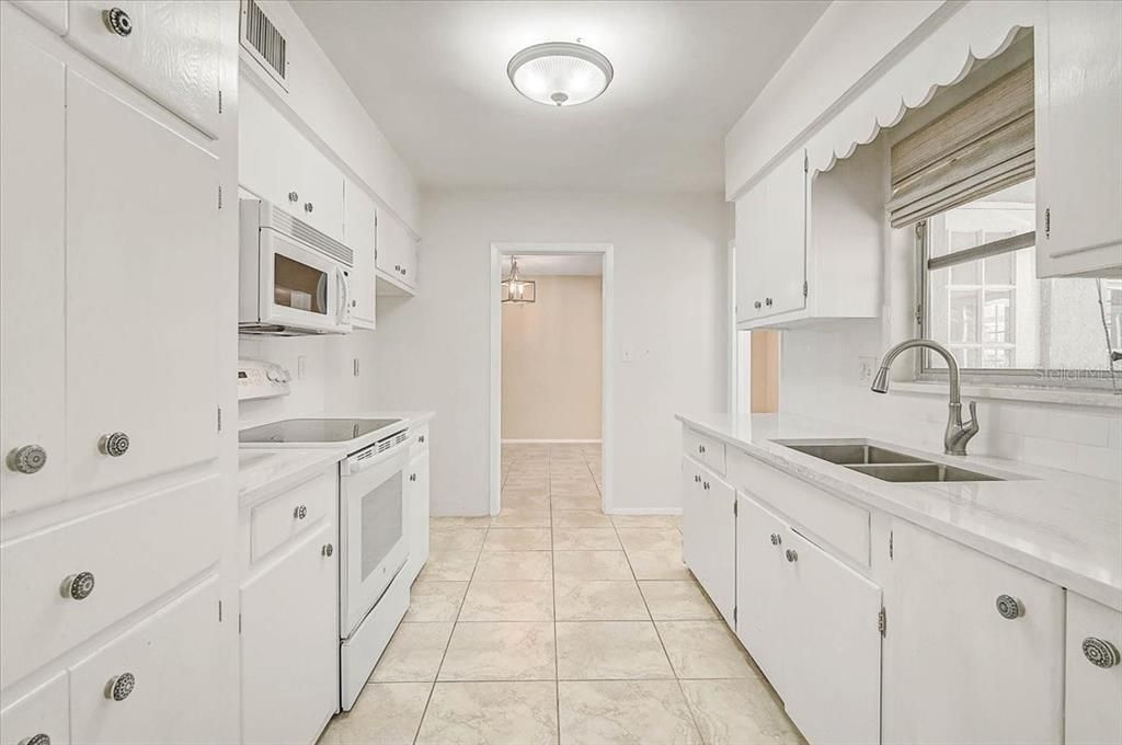 На продажу: $1,450,000 (4 спален, 3 ванн, 2362 Квадратных фут)