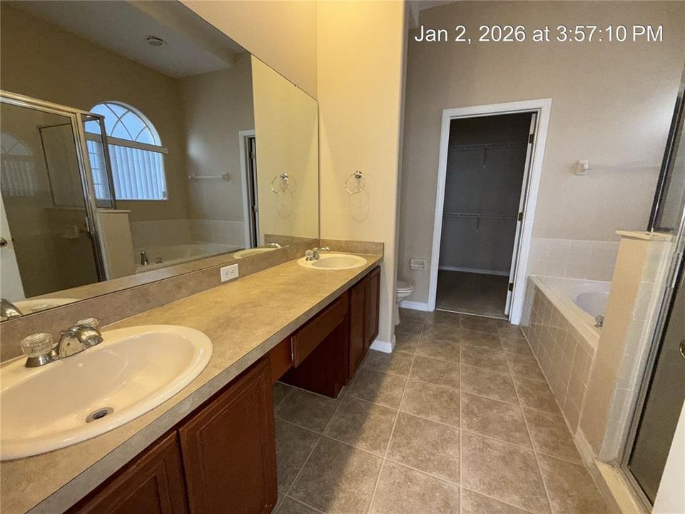 For Rent: $3,100 (5 beds, 3 baths, 2900 Square Feet)