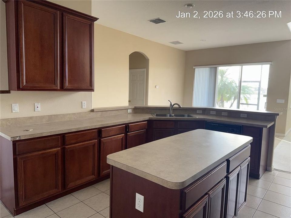 For Rent: $3,100 (5 beds, 3 baths, 2900 Square Feet)