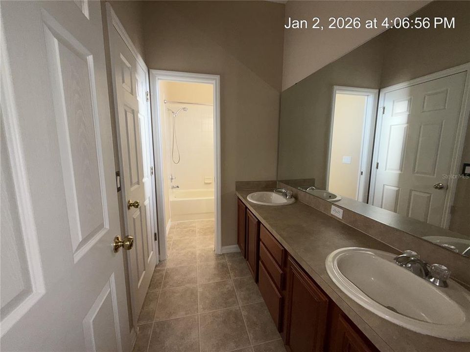 For Rent: $3,100 (5 beds, 3 baths, 2900 Square Feet)