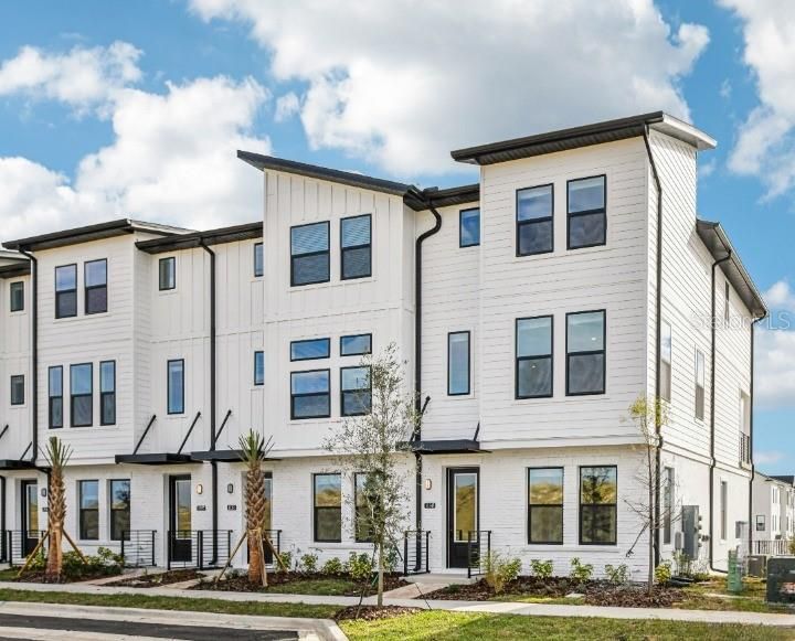 En Venta: $529,990 (3 camas, 3 baños, 2072 Pies cuadrados)