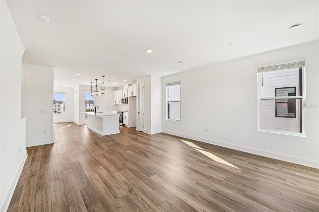 En Venta: $529,990 (3 camas, 3 baños, 2072 Pies cuadrados)