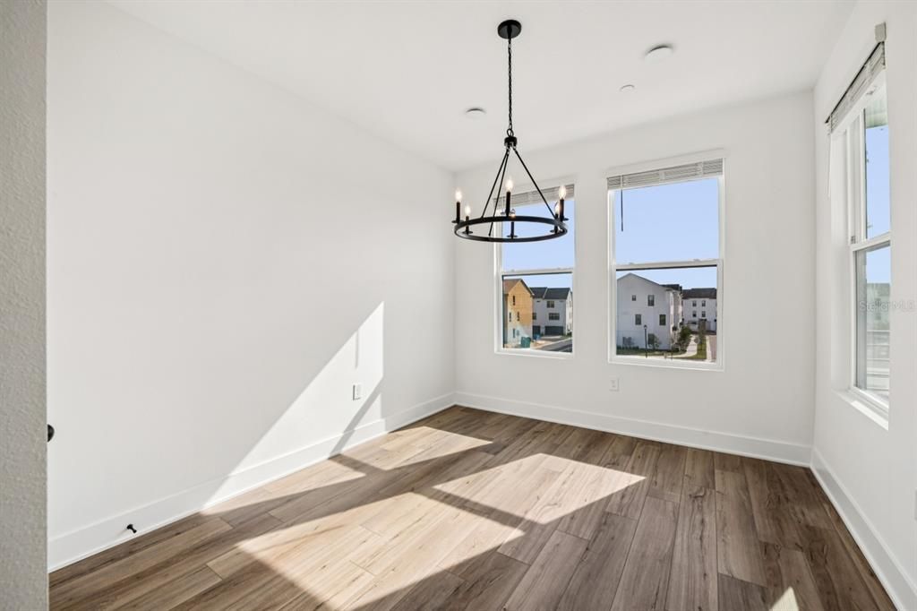 En Venta: $529,990 (3 camas, 3 baños, 2072 Pies cuadrados)