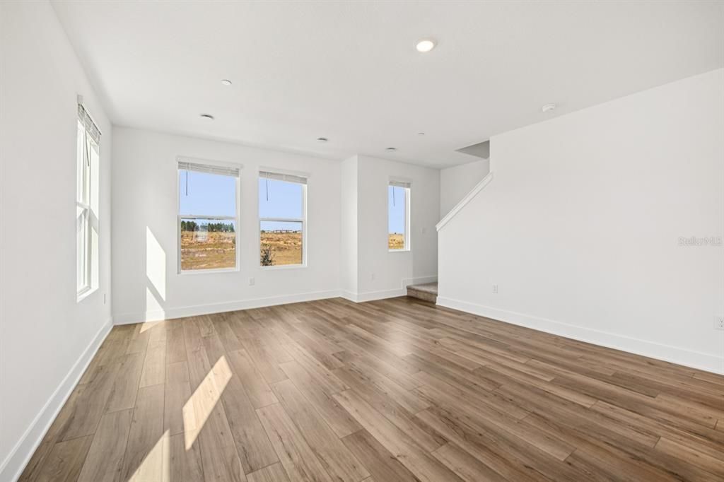 En Venta: $529,990 (3 camas, 3 baños, 2072 Pies cuadrados)