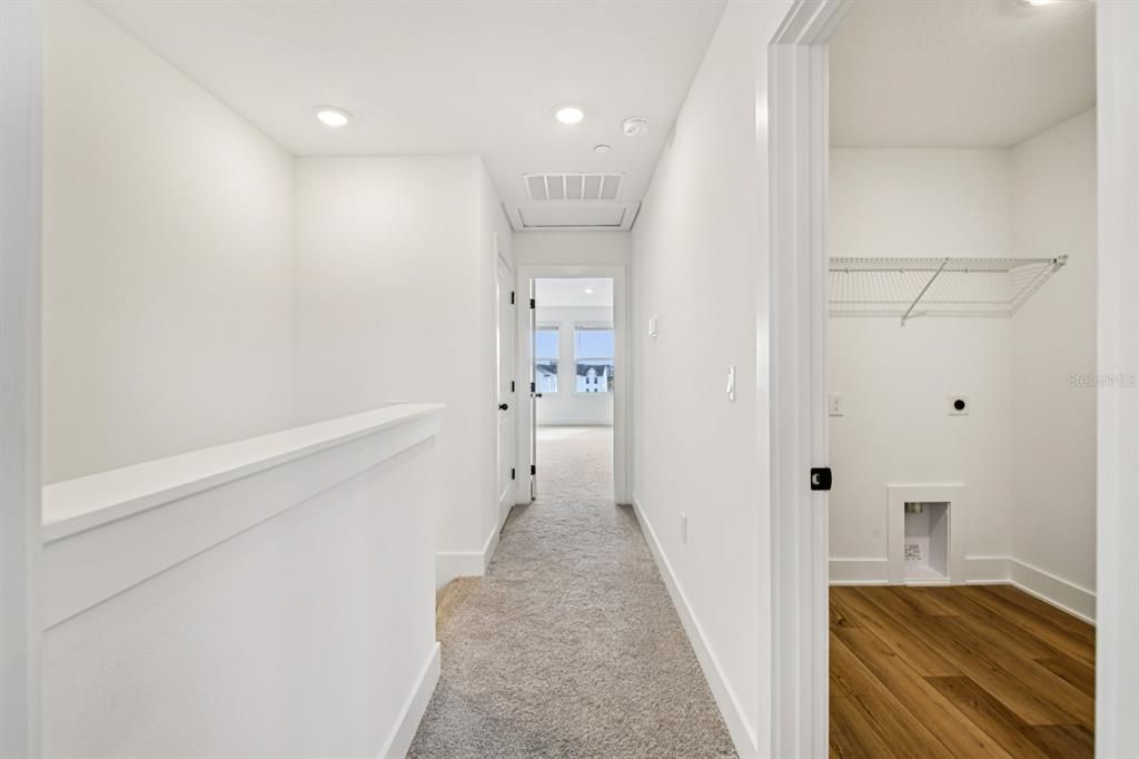 En Venta: $529,990 (3 camas, 3 baños, 2072 Pies cuadrados)