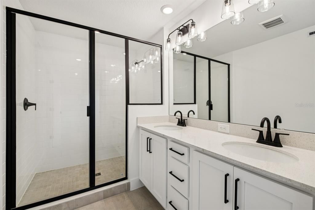 En Venta: $529,990 (3 camas, 3 baños, 2072 Pies cuadrados)