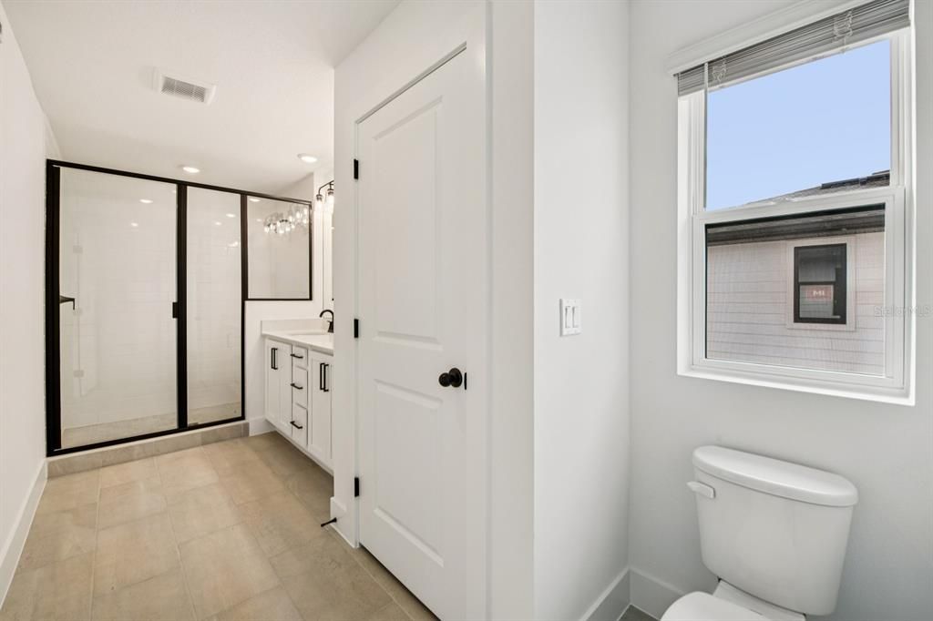 En Venta: $529,990 (3 camas, 3 baños, 2072 Pies cuadrados)