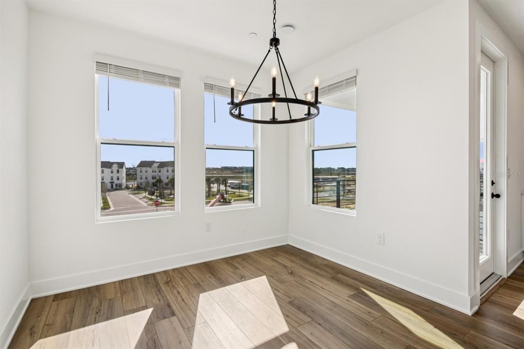 En Venta: $529,990 (3 camas, 3 baños, 2072 Pies cuadrados)