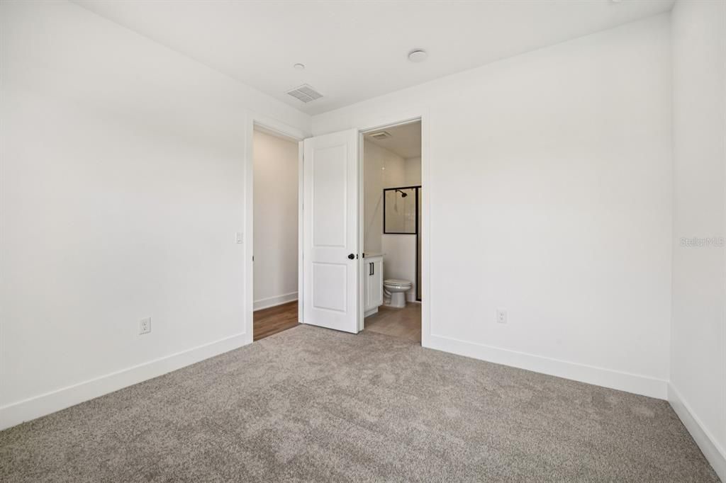 En Venta: $529,990 (3 camas, 3 baños, 2072 Pies cuadrados)