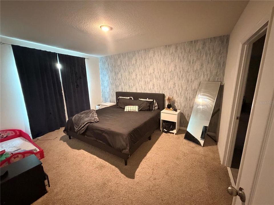 出租: $2,300 (4 贝兹, 2 浴室, 1830 平方英尺)