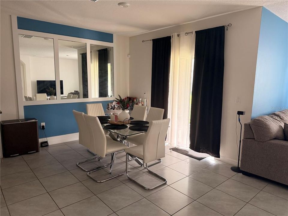 出租: $2,300 (4 贝兹, 2 浴室, 1830 平方英尺)