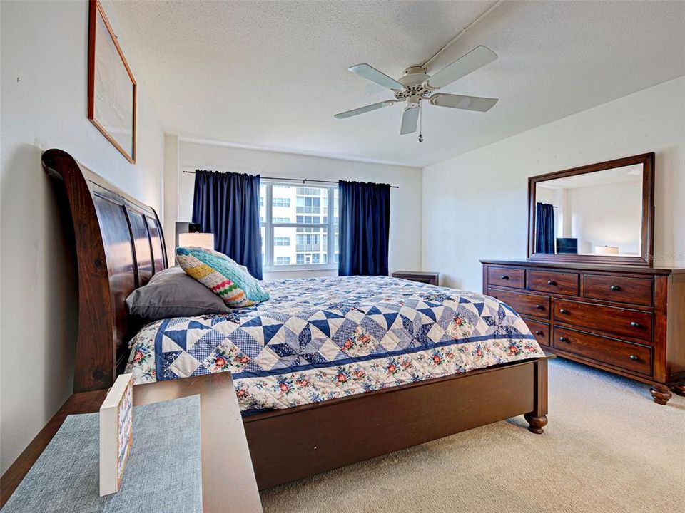 En Venta: $224,900 (2 camas, 2 baños, 900 Pies cuadrados)