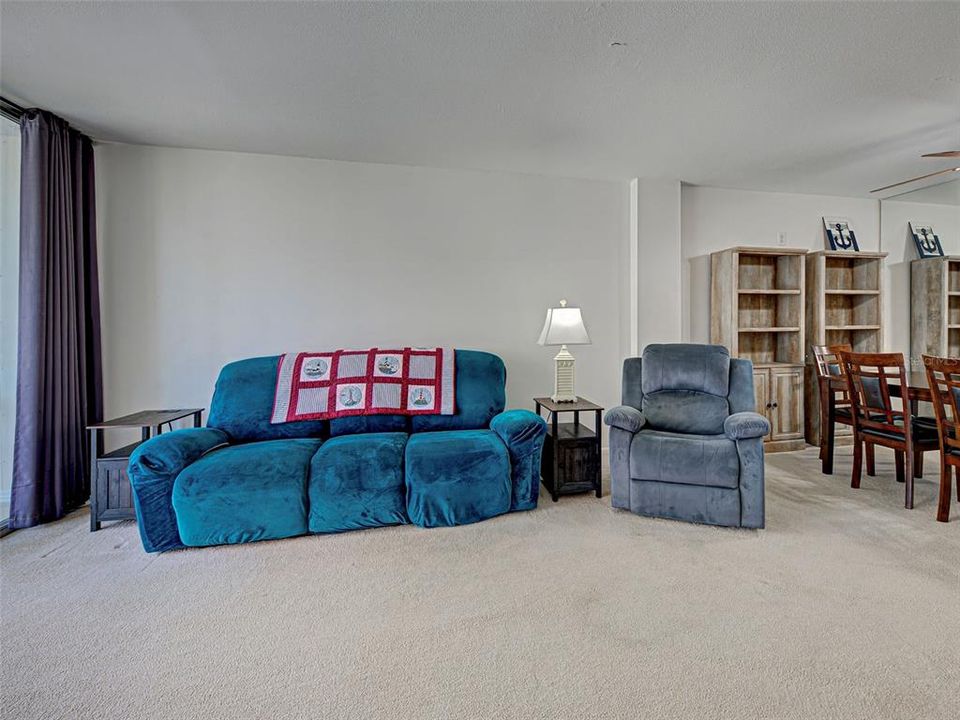 En Venta: $224,900 (2 camas, 2 baños, 900 Pies cuadrados)