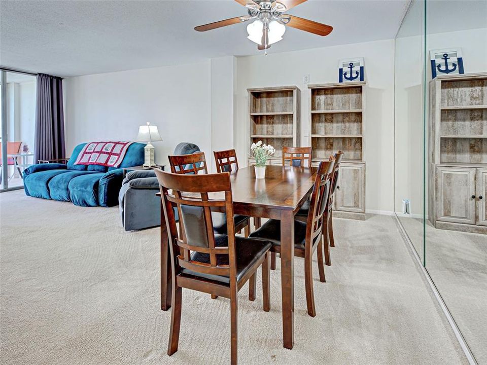 En Venta: $224,900 (2 camas, 2 baños, 900 Pies cuadrados)