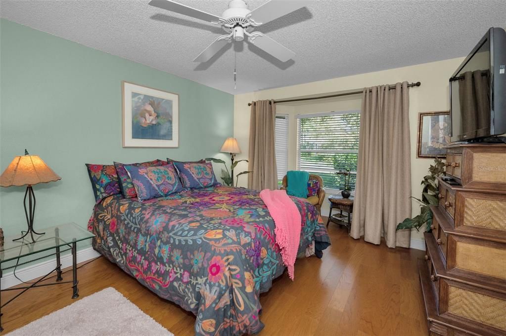 На продажу: $310,000 (2 спален, 2 ванн, 1640 Квадратных фут)