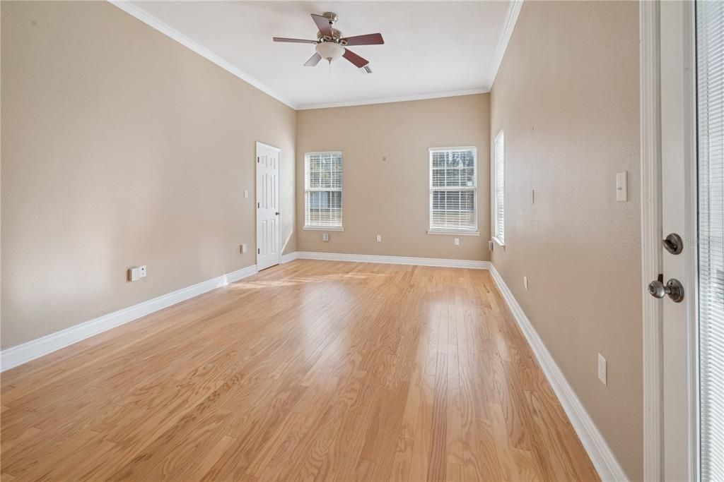 For Sale: $399,900 (4 beds, 2 baths, 2100 Square Feet)