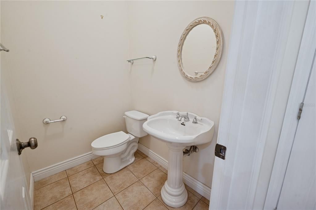 For Sale: $399,900 (4 beds, 2 baths, 2100 Square Feet)