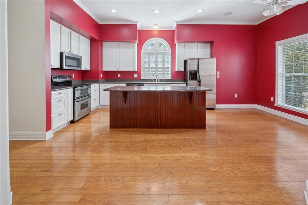 For Sale: $399,900 (4 beds, 2 baths, 2100 Square Feet)