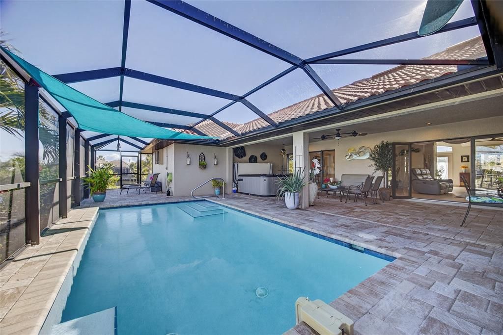Activo con contrato: $709,000 (3 camas, 2 baños, 2128 Pies cuadrados)