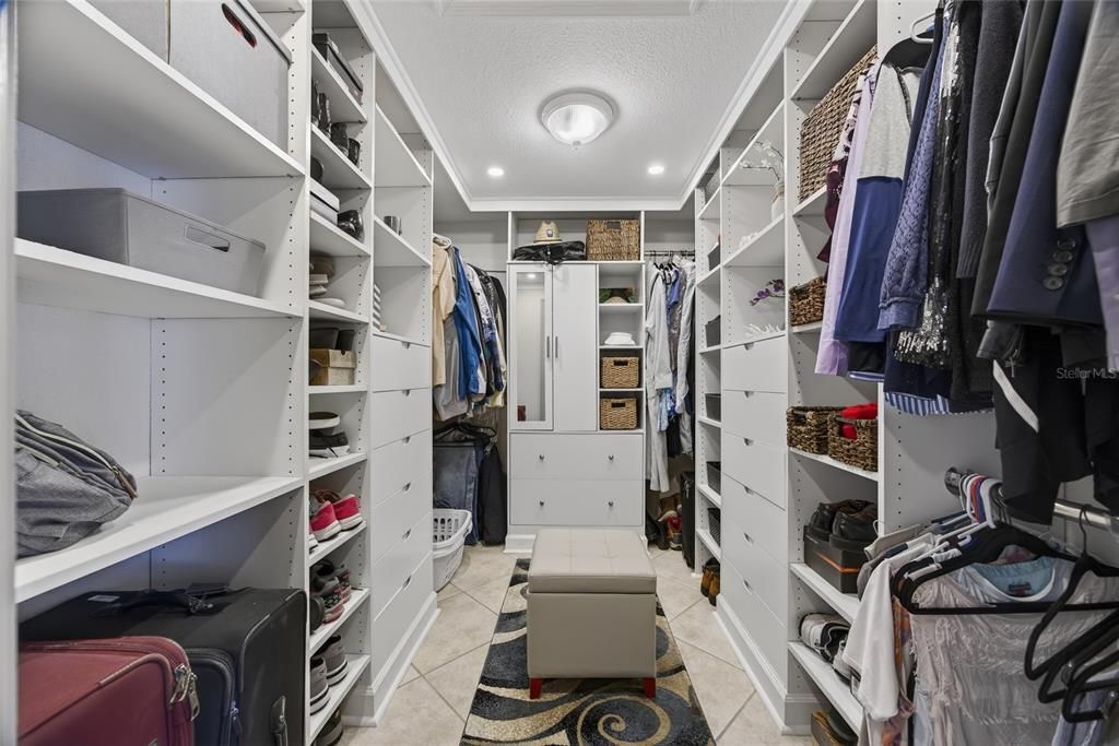Activo con contrato: $709,000 (3 camas, 2 baños, 2128 Pies cuadrados)