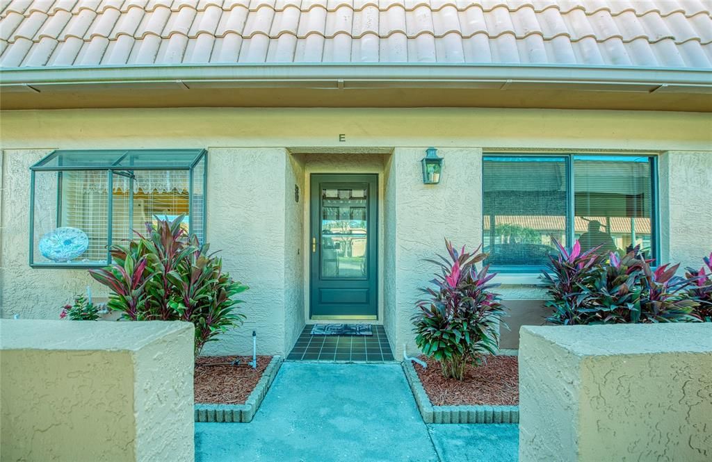 For Sale: $374,900 (2 beds, 2 baths, 1375 Square Feet)