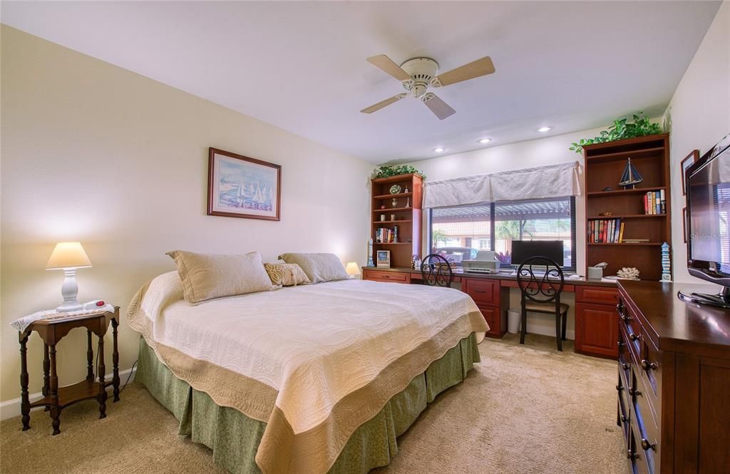 For Sale: $374,900 (2 beds, 2 baths, 1375 Square Feet)