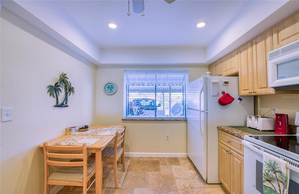 For Sale: $374,900 (2 beds, 2 baths, 1375 Square Feet)