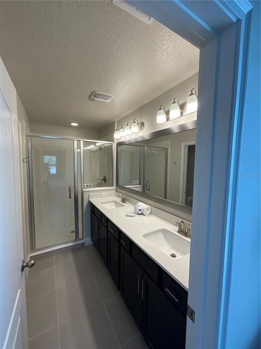 For Rent: $4,500 (6 beds, 6 baths, 2919 Square Feet)