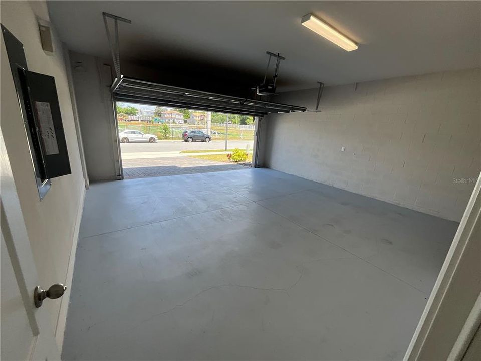 For Rent: $4,500 (6 beds, 6 baths, 2919 Square Feet)