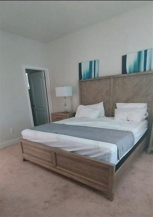 For Rent: $4,500 (6 beds, 6 baths, 2919 Square Feet)