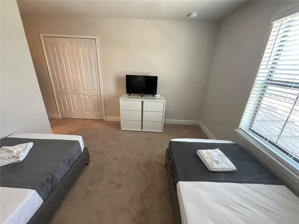 For Rent: $4,500 (6 beds, 6 baths, 2919 Square Feet)