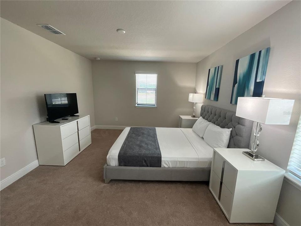 For Rent: $4,500 (6 beds, 6 baths, 2919 Square Feet)