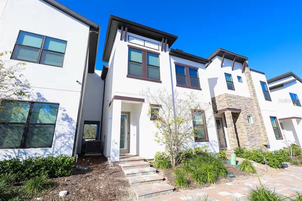 For Rent: $3,000 (4 beds, 3 baths, 1871 Square Feet)