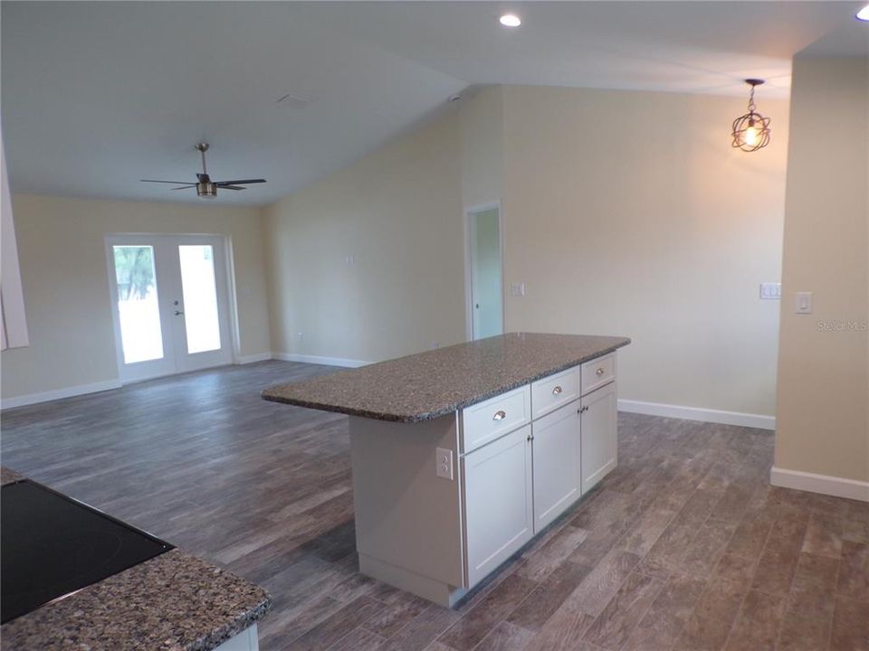 В аренду: $2,200 (3 спален, 2 ванн, 1502 Квадратных фут)