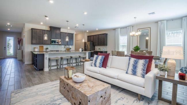 На продажу: $379,900 (3 спален, 2 ванн, 1851 Квадратных фут)