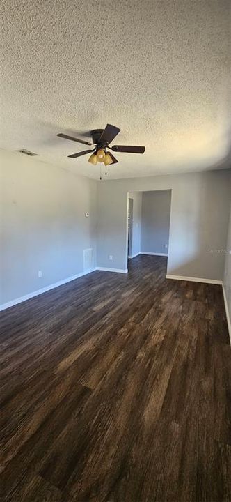 En Venta: $269,000 (3 camas, 2 baños, 916 Pies cuadrados)