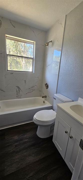 En Venta: $269,000 (3 camas, 2 baños, 916 Pies cuadrados)