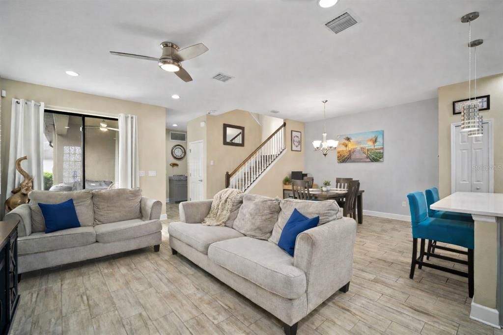 Activo con contrato: $319,000 (3 camas, 2 baños, 1606 Pies cuadrados)