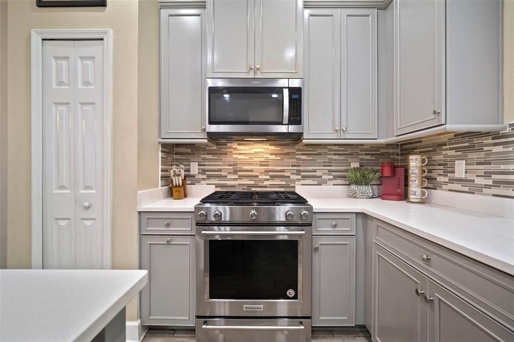 Activo con contrato: $319,000 (3 camas, 2 baños, 1606 Pies cuadrados)