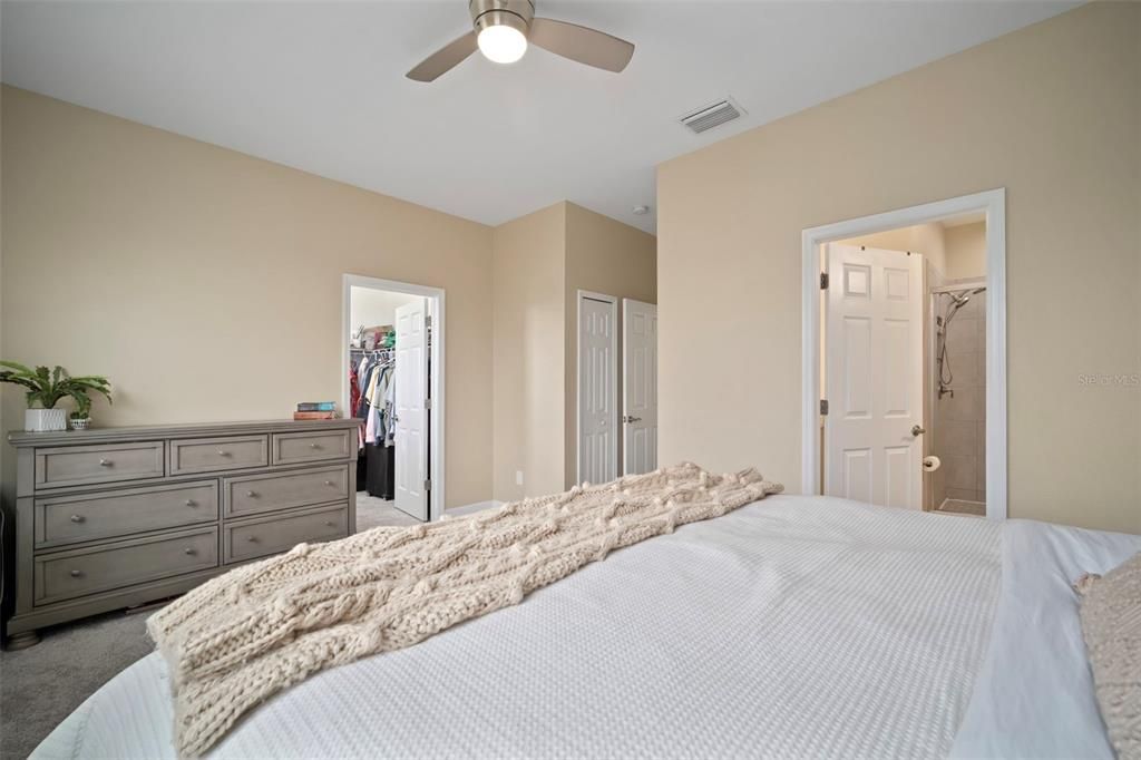 Activo con contrato: $319,000 (3 camas, 2 baños, 1606 Pies cuadrados)