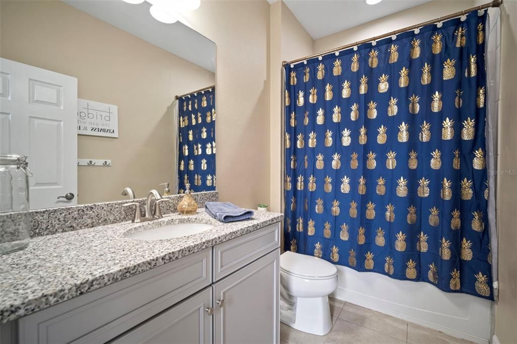 Activo con contrato: $319,000 (3 camas, 2 baños, 1606 Pies cuadrados)