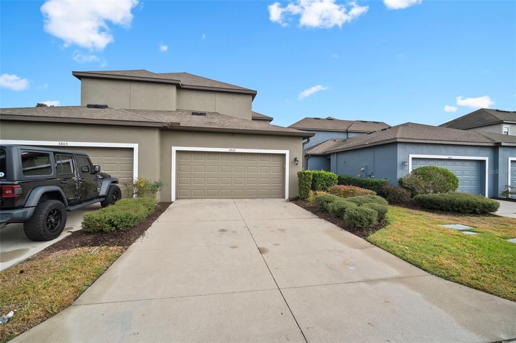 Activo con contrato: $319,000 (3 camas, 2 baños, 1606 Pies cuadrados)